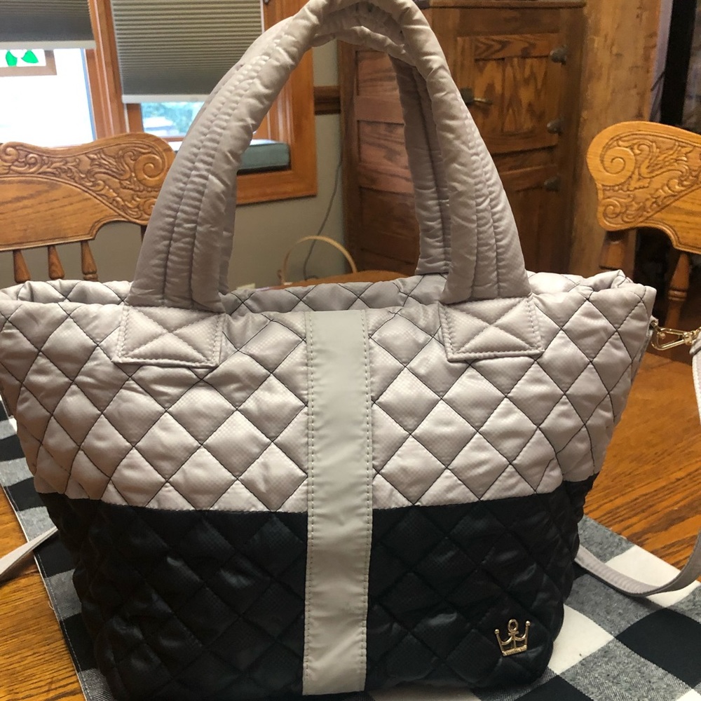 Oliver Thomas purse with shoulder strap